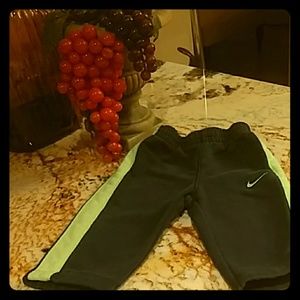 Navy /Green Nike sweats 12mths